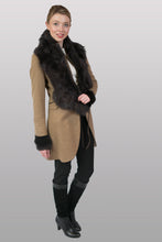 Load image into Gallery viewer, Tiz Long Sheepskin Scarf
